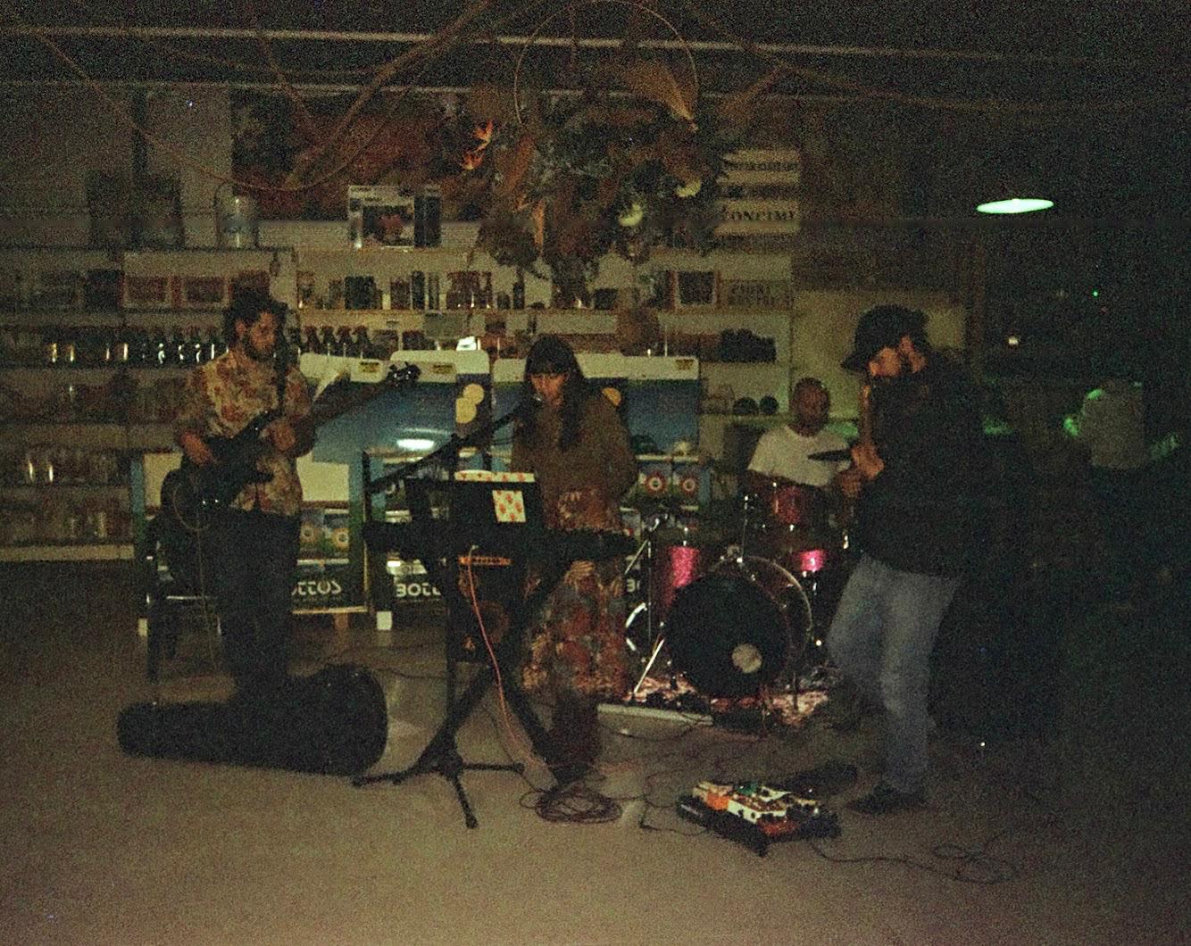 alaskablue_fullband01